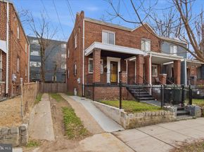 206 36TH Street SE, Washington DC 20019