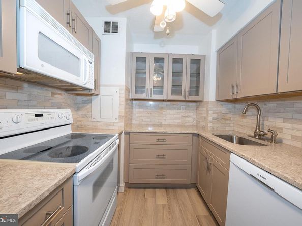 1900 John F Kennedy Boulevard 1012, Philadelphia PA 19103