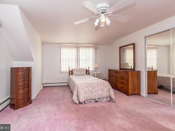 29 Hope Road, Levittown PA 19056