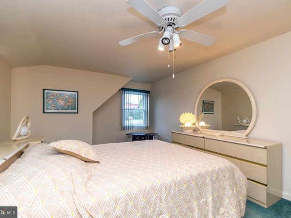 29 Hope Road, Levittown PA 19056