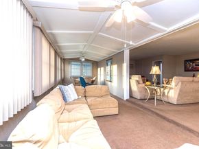 29 Hope Road, Levittown PA 19056