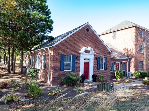 1630 W Abingdon Drive 202, Alexandria VA 22314