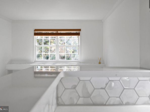 1630 W Abingdon Drive 202, Alexandria VA 22314