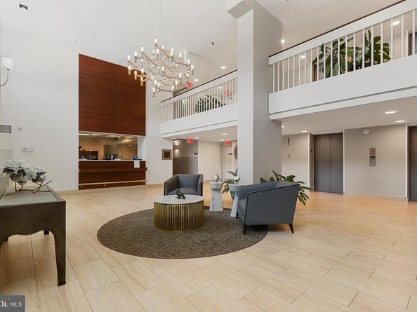 2300 Pimmit Drive 807, Falls Church VA 22043