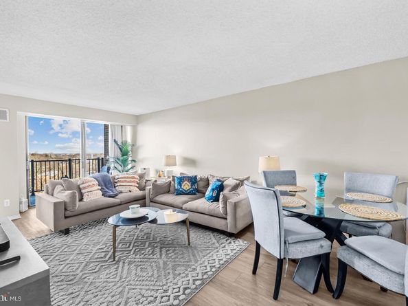 2300 Pimmit Drive 807, Falls Church VA 22043