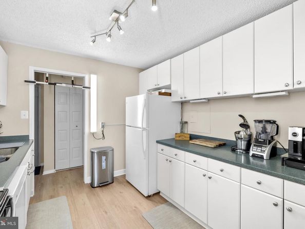 2300 Pimmit Drive 807, Falls Church VA 22043