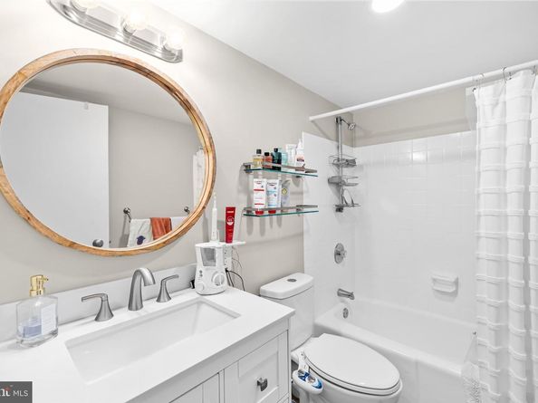 2300 Pimmit Drive 807, Falls Church VA 22043