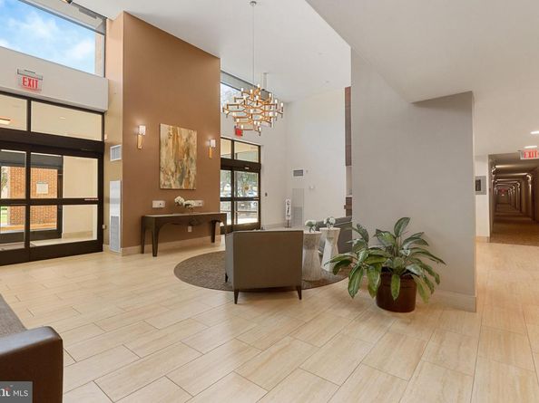 2300 Pimmit Drive 807, Falls Church VA 22043