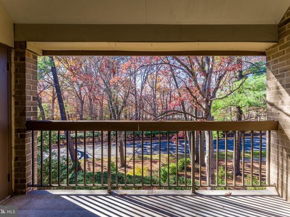 1623 Parkcrest Circle 9B/300, Reston VA 20190