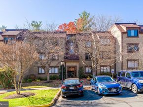 1623 Parkcrest Circle 9B/300, Reston VA 20190