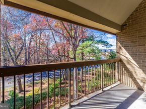 1623 Parkcrest Circle 9B/300, Reston VA 20190