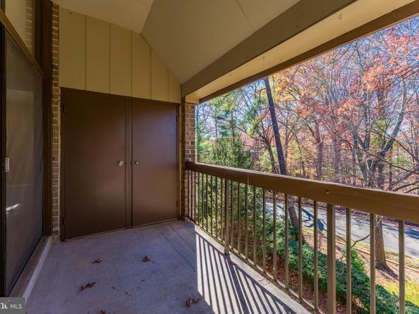 1623 Parkcrest Circle 9B/300, Reston VA 20190