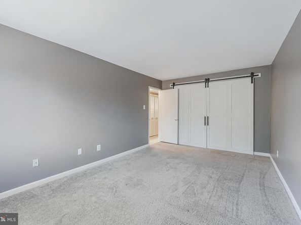 1623 Parkcrest Circle 9B/300, Reston VA 20190