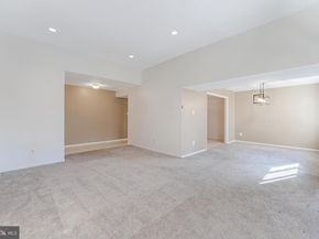 1623 Parkcrest Circle 9B/300, Reston VA 20190