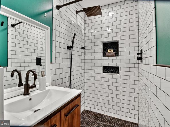 1027 6TH Street NE, Washington DC 20002