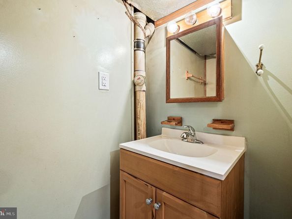 614 S Garfield Avenue, Glenolden PA 19036