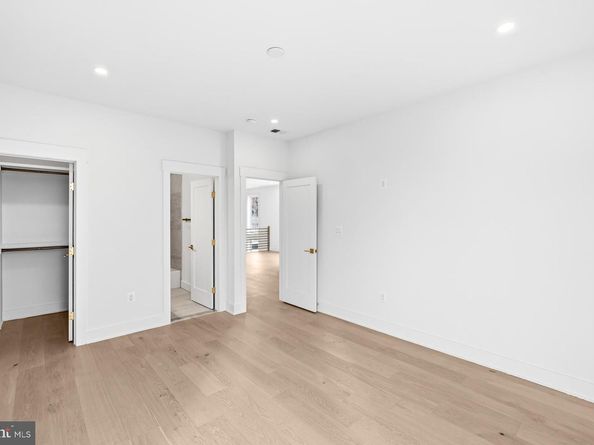 719 Meadow Lane SW, Vienna VA 22180