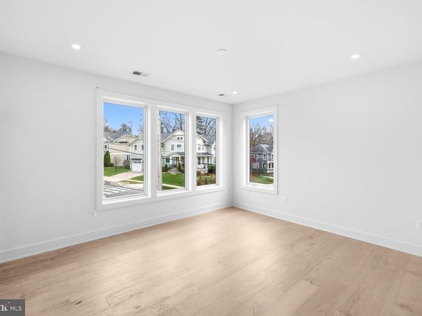 719 Meadow Lane SW, Vienna VA 22180