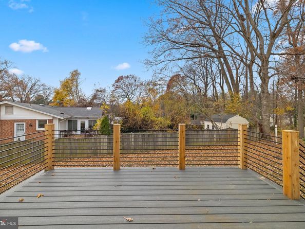 719 Meadow Lane SW, Vienna VA 22180