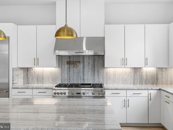 719 Meadow Lane SW, Vienna VA 22180