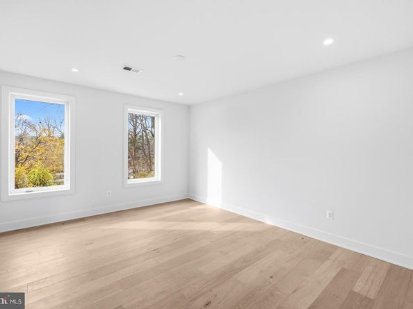 719 Meadow Lane SW, Vienna VA 22180