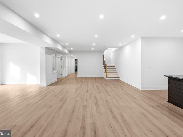 719 Meadow Lane SW, Vienna VA 22180