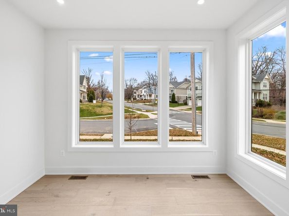 719 Meadow Lane SW, Vienna VA 22180