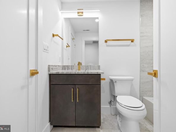 719 Meadow Lane SW, Vienna VA 22180