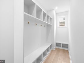 719 Meadow Lane SW, Vienna VA 22180