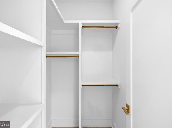 719 Meadow Lane SW, Vienna VA 22180