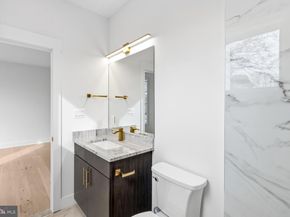 719 Meadow Lane SW, Vienna VA 22180