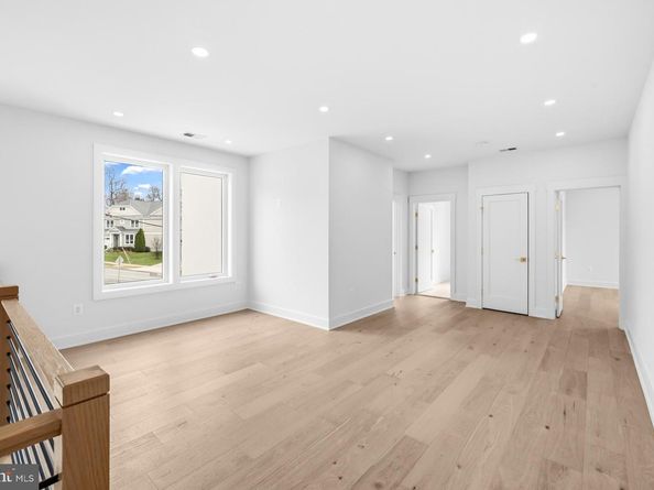 719 Meadow Lane SW, Vienna VA 22180