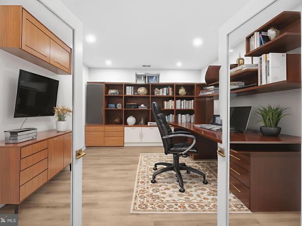 719 Meadow Lane SW, Vienna VA 22180