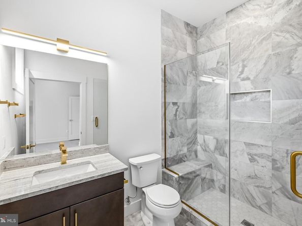 719 Meadow Lane SW, Vienna VA 22180