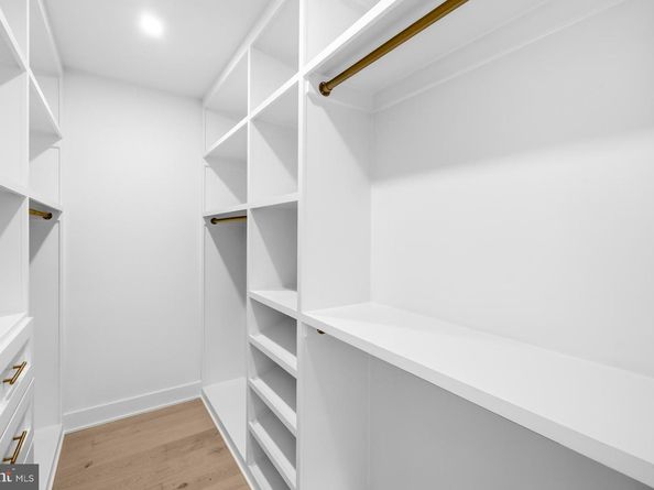 719 Meadow Lane SW, Vienna VA 22180