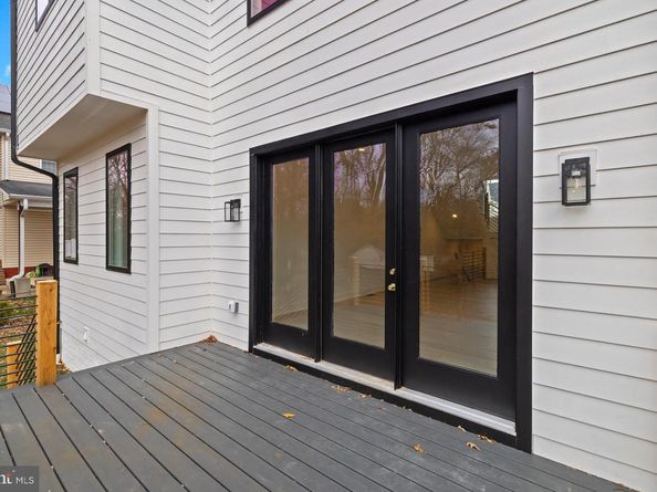 719 Meadow Lane SW, Vienna VA 22180