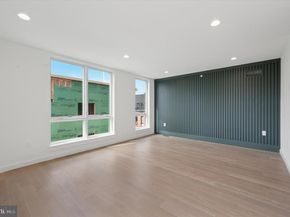 616 N Brenna Walk, Philadelphia PA 19123