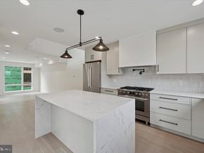 616 N Brenna Walk, Philadelphia PA 19123