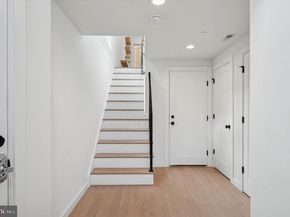 616 N Brenna Walk, Philadelphia PA 19123