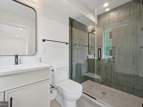 616 N Brenna Walk, Philadelphia PA 19123