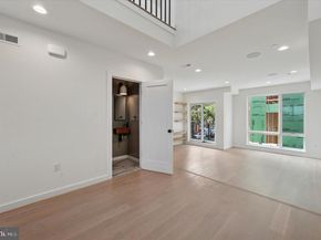 616 N Brenna Walk, Philadelphia PA 19123