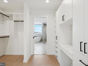 616 N Brenna Walk, Philadelphia PA 19123