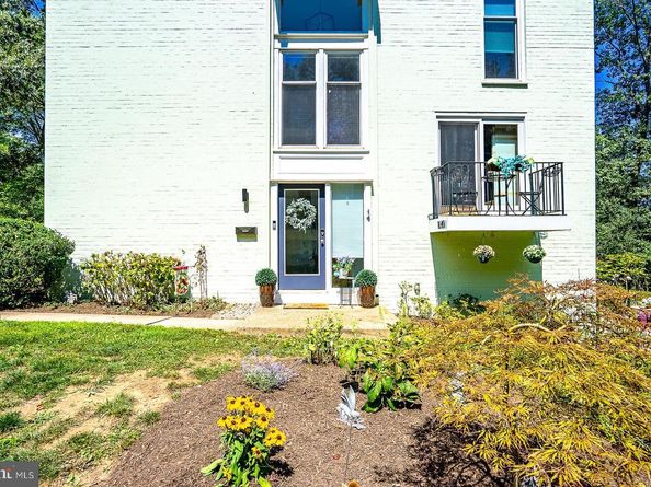 1640 Wainwright Drive, Reston VA 20190