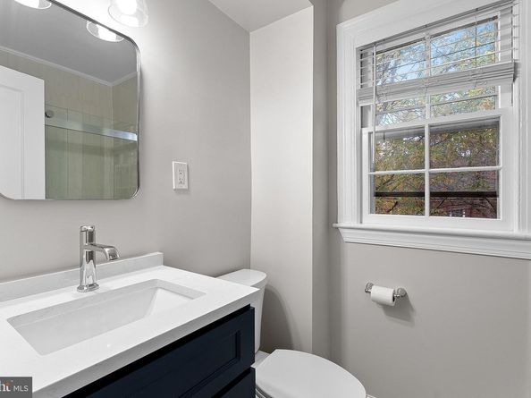 1400 S Barton Street 425, Arlington VA 22204