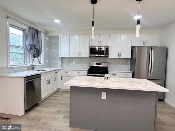 3674 Salina Road, Philadelphia PA 19154