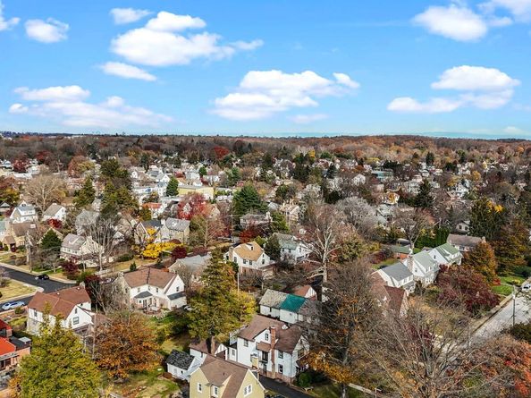 8328 Roberts Road, Elkins Park PA 19027