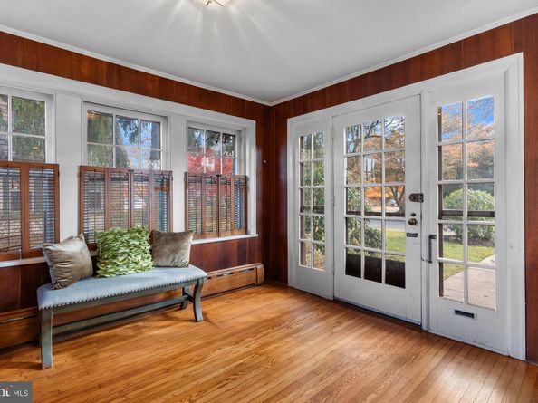 8328 Roberts Road, Elkins Park PA 19027