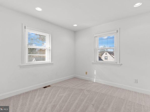 8328 Roberts Road, Elkins Park PA 19027