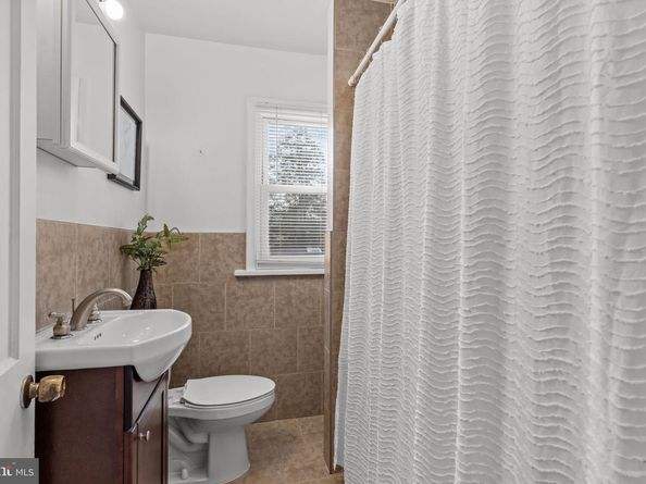 8328 Roberts Road, Elkins Park PA 19027