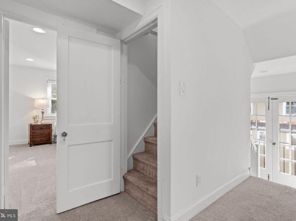 8328 Roberts Road, Elkins Park PA 19027